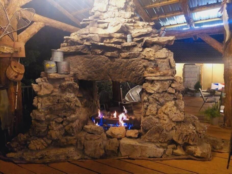 Stonegate Lodge 2 Queen Beds Fast Wifi 50" Tv Salt Water Pool Room #207 يوريكا سبرينغز المظهر الخارجي الصورة